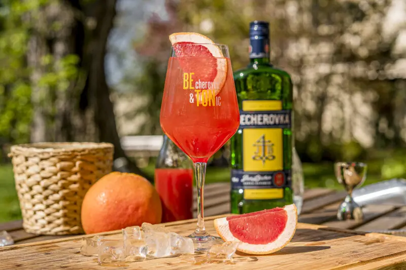 becherovka_beton-grapefruit_01_1588668926