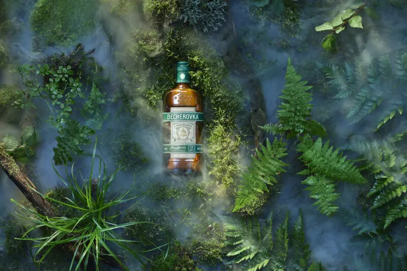 nefiltrovana-becherovka_04_1595247850