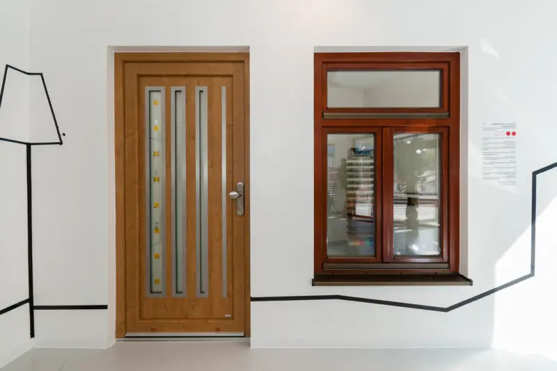 vchodove-dvere-plast-jis_1_1530705390