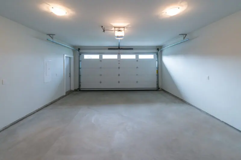 Interior,Of,The,Empty,Garage,In,The,Residential,House.
