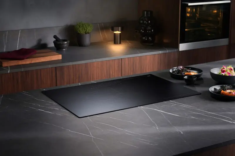 AEG během Milan Design Week 2026 sází na oceněný design, osobitý styl a výjimečný vkus