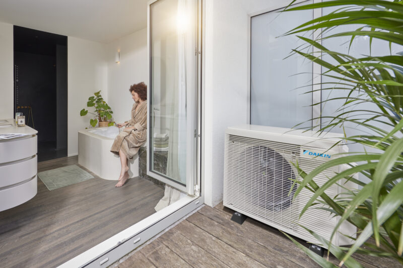 Daikin představuje klimatizaci Multi+, která chladí, vytápí a ohřívá teplou vodu pro domácnost